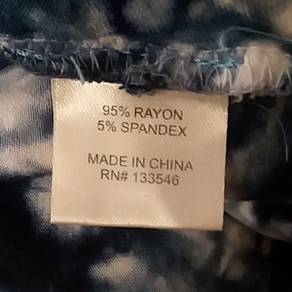 Crosby ﹰT-shirt Size Small Tie-dye print - Picture 8 of 9